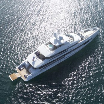 Ela yacht exterior 4