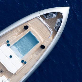 No Stress yacht exterior 3