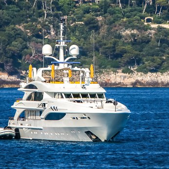 Platinum yacht exterior 2