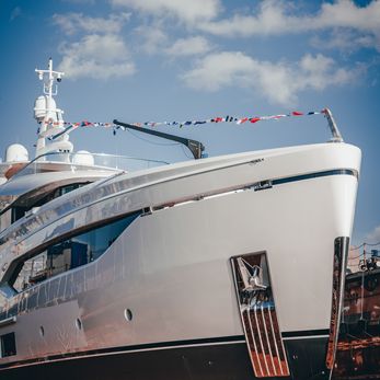 Miss Leen yacht exterior 2