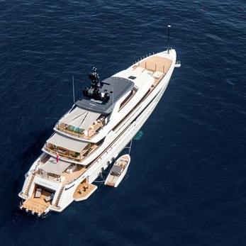 Alchemist yacht exterior 4