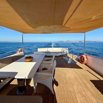 Laziza yacht exterior 3