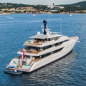 Anshin yacht exterior 5
