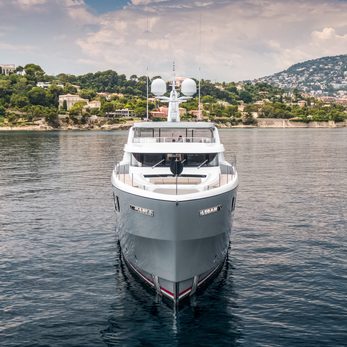 Mana I yacht exterior 3