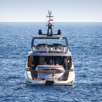 La Vie yacht exterior 5