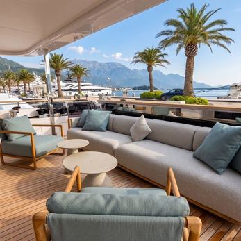 Albus yacht exterior 2