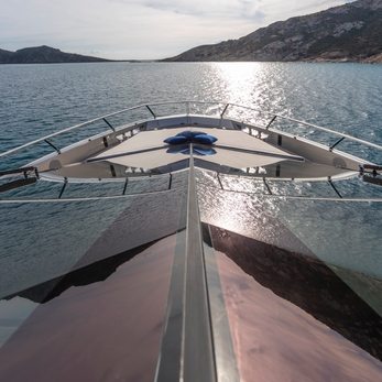 Hard 8 yacht exterior 2