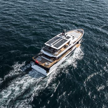 Tuccini yacht exterior 4