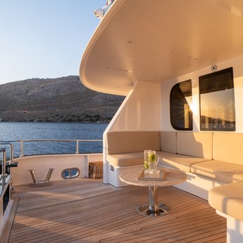 TroyWizard yacht exterior 25