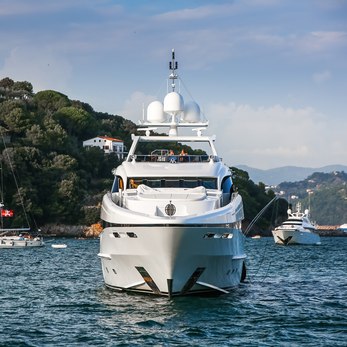 Jems yacht exterior 3