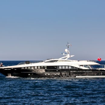 Ailish V yacht exterior 2