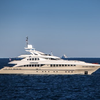 Castlefinn yacht exterior 2