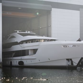 Agnetha yacht exterior 2