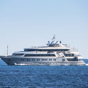 Marquise yacht exterior 4