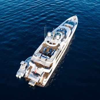 Chasing Daylight yacht exterior 3