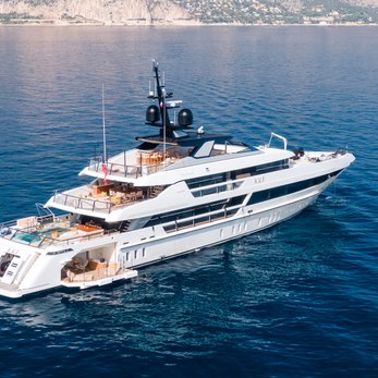 R.M.F yacht exterior 4