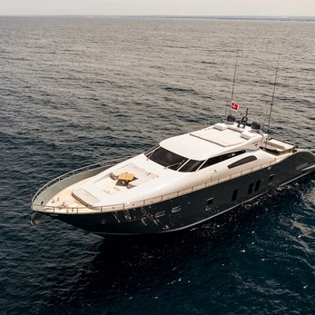 Vevekos yacht exterior 3