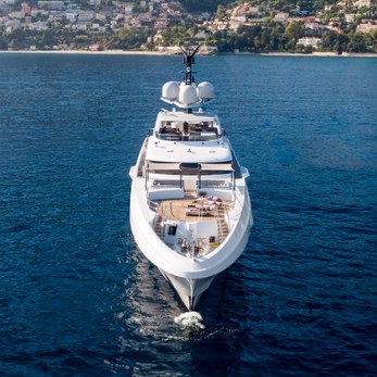 Illusion yacht exterior 2