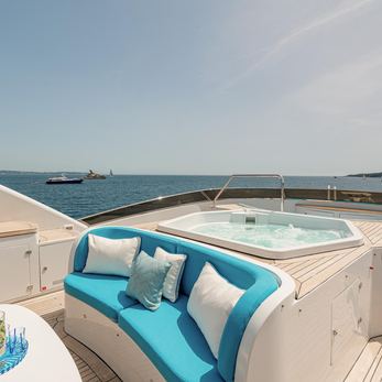 Bang! yacht exterior 4