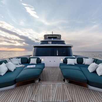 Jakat yacht exterior 2