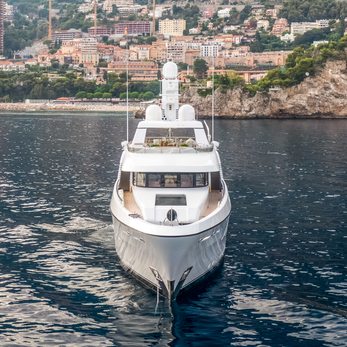 Gladiator yacht exterior 2