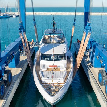 Pufferfish yacht exterior 2