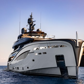 Bel1 yacht exterior 2