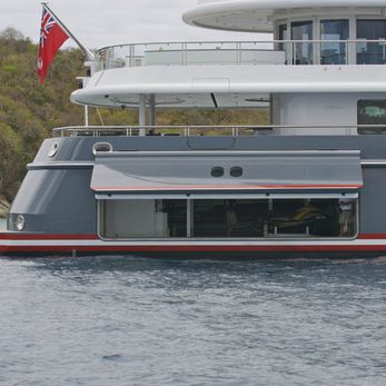 Global yacht exterior 7