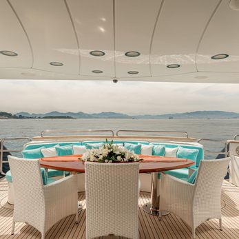 Bang! yacht interior 2