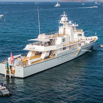 Ronin yacht exterior 4