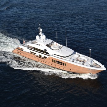 Azamanta yacht exterior 2