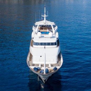 Darnice III yacht exterior 2