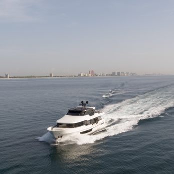 Ocean Alexander 32L/15 yacht exterior 4