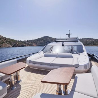 D Five yacht exterior 3