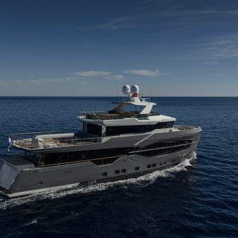 Q.M. yacht exterior 5