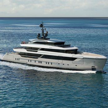 Perla Lunar yacht exterior 2