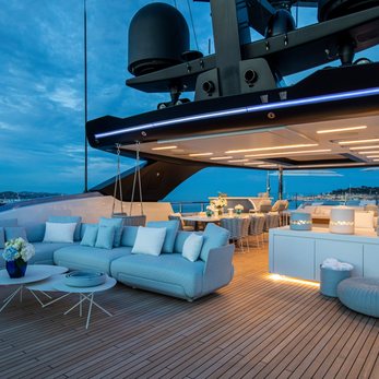 Oceanbird yacht exterior 3