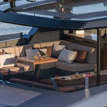 Haze² yacht interior 3