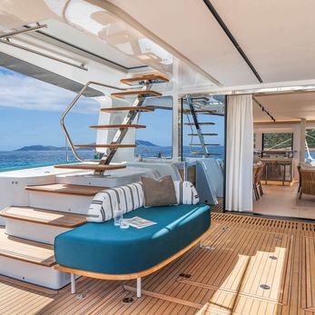 Imladris yacht interior 2