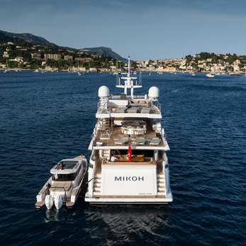 OWO yacht exterior 4