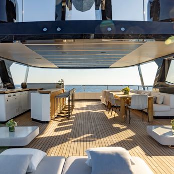 Big Naan yacht exterior 3