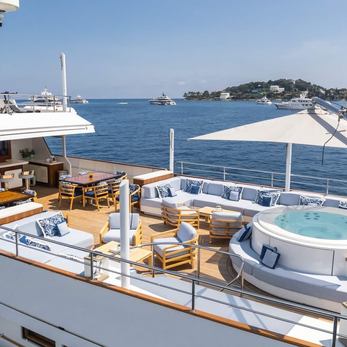 Synthesis 66 yacht exterior 4