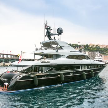 Maestro yacht exterior 5