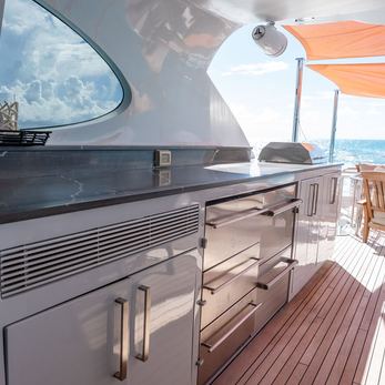 Voyager yacht interior 3