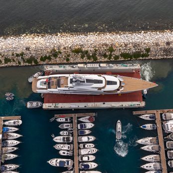 Al Reem yacht exterior 4