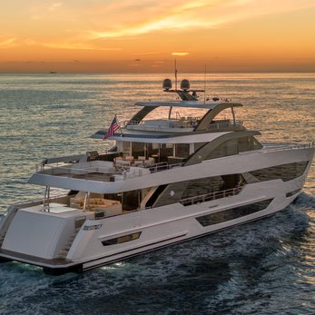 Möbius yacht exterior 2