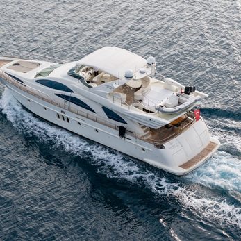 Senior S yacht exterior 5