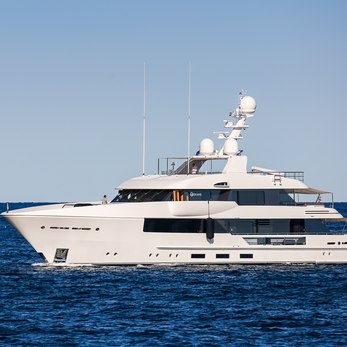 Philosophy yacht exterior 3