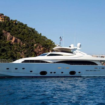 Miss Ado yacht exterior 37