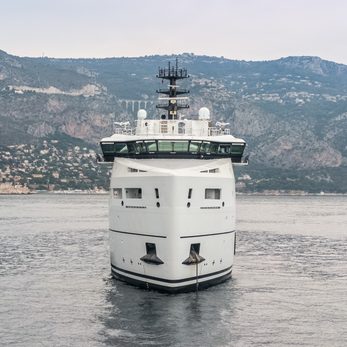 Wingman yacht exterior 3